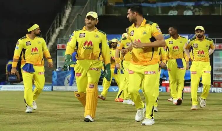 Why Dhoni CSK team players in cricket practice and training in in surat gujarat, stephen fleming explained its ધોનીની ટીમ મુંબઇ છોડીને કેમ સુરતના મેદાનમાં કરી રહી છે IPLની પ્રેક્ટિસ, કૉચ ફ્લેમિંગે કર્યો ખુલાસો, જાણો