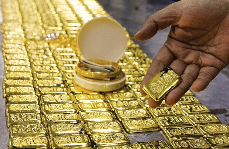 Gold Price Today: Gold and silver are cheap, check the rate of 10 grams of gold immediately Gold Price Today: સોના અને ચાંદીની કિંમતમાં થયો ઘટાડો, જાણો 10 ગ્રામ સોનાનો લેટેસ્ટ ભાવ શું છે....