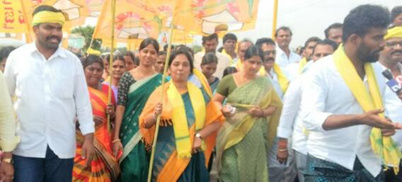 Paritala Family Paadayathra in Raptadu: MLA Topudurthi PrakashReddy వైఖరికి నిరసనగా పాదయాత్ర
