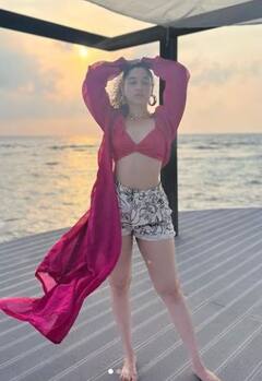 બીચ વેકેશનનું પ્લાનિંગ કરી રહ્યા છો? તો તમન્ના ભાટિયાના આ આઉટફિટ્સને કરો કોપી