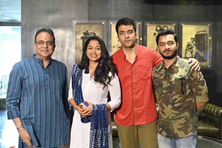 অন্যদিকে এবার অরিন্দম শীলের নতুন সংযোজন সুহত্র। এবার অজিতের চরিত্রে নতুন মুখ হিসাবে দেখা যাবে সুহত্রকে।