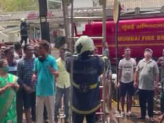 Mumbai News: चार मंजिला रिहायशी इमारत की तीसरी मंजिल में लगी आग, कोई हताहत नहीं
