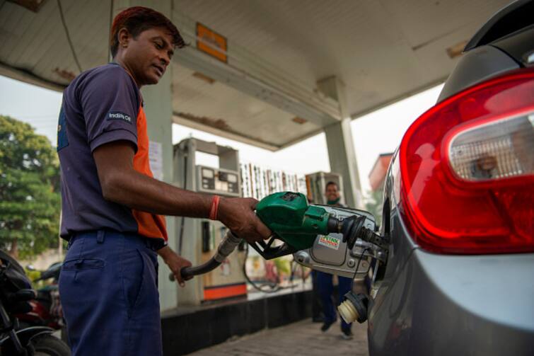 Petrol-Diesel Price Today 24 March 2022 petrol diesel rates are unchanged today know fuel rates of your city Petrol-Diesel Price : दोन दिवसांच्या दरवाढीनंतर पेट्रोल-डिझेलचे आजचे दर जारी; तुमच्या शहरांतील परिस्थिती काय?