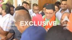 Dhami Oath Ceremony: परिवार संग परेड ग्राउंड के लिए निकले Dhami.. देखिए EXCLUSIVE तस्वीरें