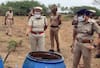 புதுக்கோட்டையில் 4 ஆயிரம் லிட்டர் சாராய ஊரல்களை பறிமுதல் செய்த போலீசார்