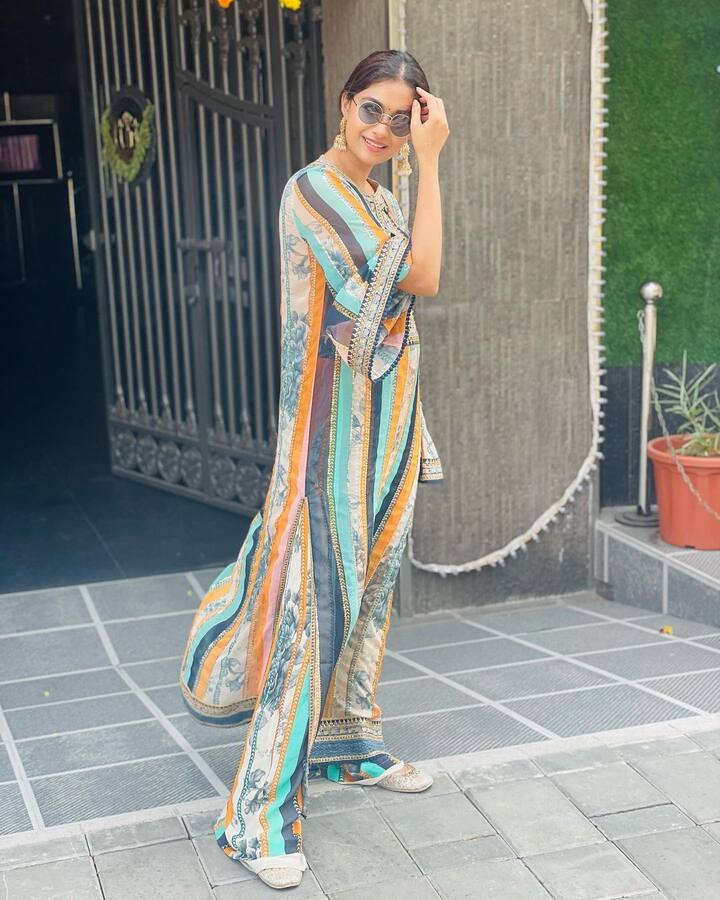 పెళ్ళిలో కీర్తీ సురేష్ తో పాటు ఆమె డ్రస్ కూడా హైలైట్ అయ్యింది. (Image courtesy - @ Keerthy Suresh/Instagram) 