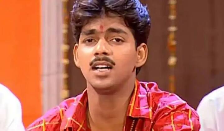 भोजपुरी सुपरस्टार पवन सिंह अपने करियर के शुरुआती दिनों में ऐसे दिखते थे. इस फोटो में उन्हें पहचानना मुश्किल है.