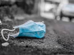 Maharashtra News: कोरोना के मामलों में आई कमी के चलते मास्क कम लगा रहे लोग, रोजाना कट रहे इतने चालान