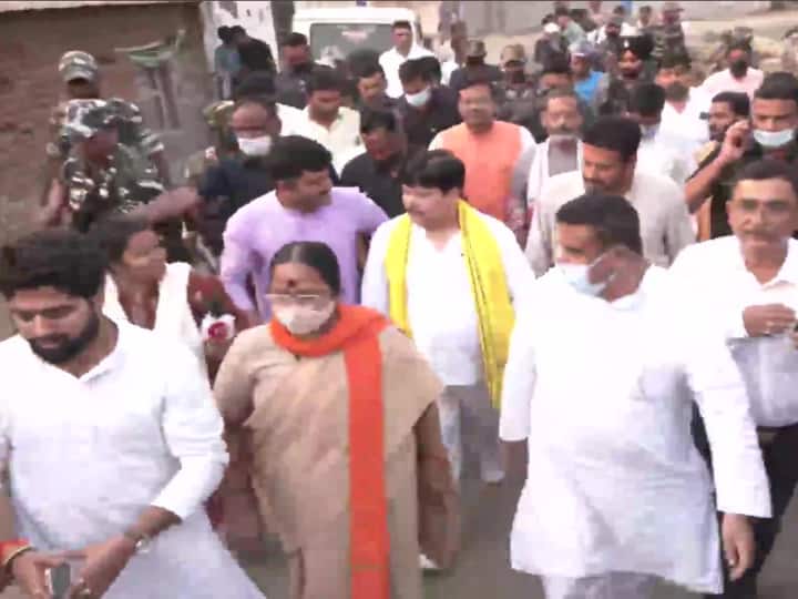 West Bengal BJP delegation led by Suvendu Adhikari visits Rampurhat in Birbhum Birbhum Violence: BJP ममता सरकार पर हमलावर, घटनास्थल पर पहुंचे पार्टी के नेता, सुवेंदु बोले- बंगाल में राष्ट्रपति शासन ही एकमात्र रास्ता