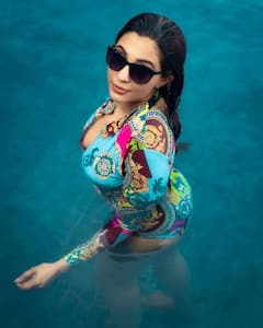 Actress Parvati Nair: நீச்சல் குளத்தில் ஹாட் போட்டோஷூட்.. நடிகை பார்வதி நாயரின் போட்டோஸ்!