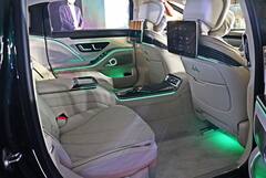 कैसी है मर्सडीज की लग्जरी सेडान Maybach S-Class, 1750 वाट का 4D साउंड सिस्टम और मसाज वाली सीटों के साथ ये हैं फीचर्स
