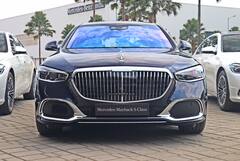 कैसी है मर्सडीज की लग्जरी सेडान Maybach S-Class, 1750 वाट का 4D साउंड सिस्टम और मसाज वाली सीटों के साथ ये हैं फीचर्स