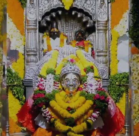 आळंदीतील ज्ञानेश्वर महाराज मंदीरातही आकर्ष फुलांची सजावट