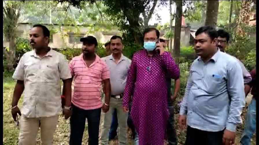 Dakshin Dinajpur Balurghat Municipality to be nominated chairman inspects several areas talks with locals to hear out problems Dakshin Dinajpur News: বালুরঘাট পুরসভায় শপথগ্রহণের আগে বিভিন্ন ওয়ার্ডে ঘুরে বাসিন্দাদের অভিযোগ শুনলেন ভাবী চেয়ারম্যান