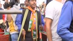 Dhami Oath Ceremony: समारोह स्थल में शुरू हुआ सांस्कृतिक कार्यक्रम तो झूम उठे लोग!