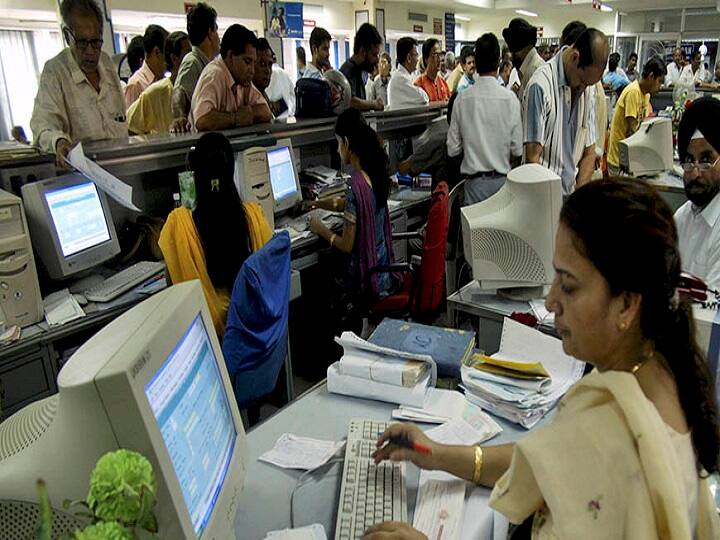 axis bank cash transaction limit and minimum balance rules changes from 1 april 2022 Axis Bank: जरूरी खबर! 1 अप्रैल से हो रहा बड़ा बदलाव, कैश ट्रांजेक्शन और मिनिमम बैलेंस के नियमों में होगा चेंज
