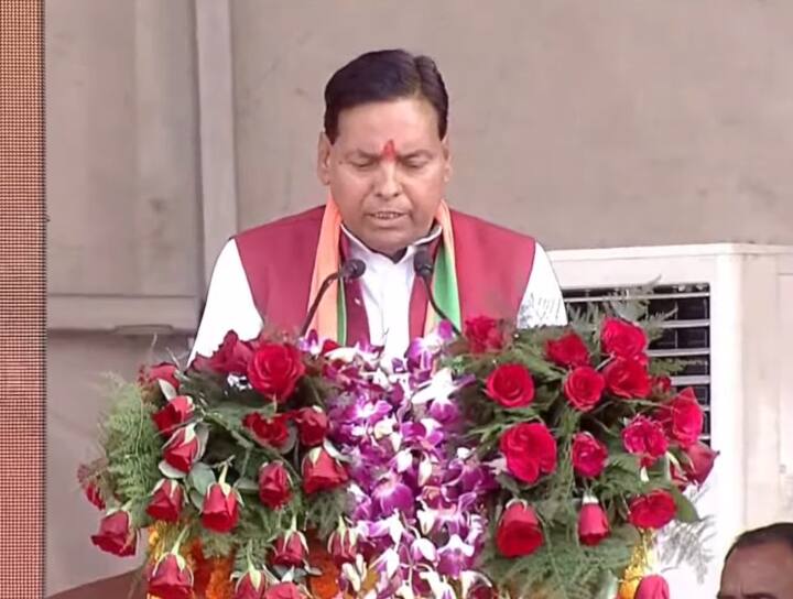 रेखा आर्या के बाद बागेश्वर सीट से विधायक चंदन राम दास ने शपथ ग्रहण की. चंदन राम दास आरक्षित सीट से लगातार चौथी बार जीत कर आए हैं.