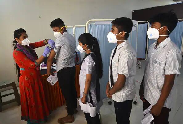 MP News Covid vaccine will be given to children of 12 to 14 years in Jabalpur from today ann Covid Vaccine: जबलपुर में आज से 12 से 14 साल के बच्चों को कोविड वैक्सीन लगाने का चलेगा अभियान, दिया जाएगा ORS का घोल