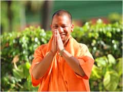 Lucknow: विधायक दल की बैठक से पहले Modi-Yogi के पोस्टरों से पटा लोक भवन का इलाका