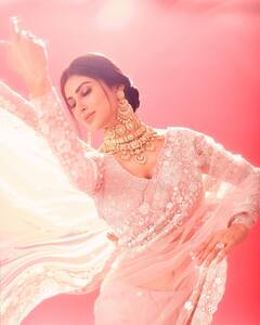 ਪਿੰਕ ਸਾੜ੍ਹੀ 'ਚ ਮੌਨੀ ਰਾਏ ਦਾ ਦਿਲਕਸ਼ ਲੁੱਕ, ਦਰਸ਼ਕਾਂ ਦੇ ਦਿਲਾਂ 'ਤੇ ਛਾਇਆ ਇਹ ਅੰਦਾਜ਼