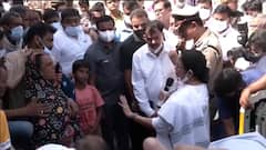 Rampurhat Fire: বাঁধ ভাঙল আবেগ, মমতাকে দেখেই কান্নায় ভেঙে পড়লেন সন্তপ্তরা, অসুস্থ প্রৌঢ়ের শুশ্রূষায় দেখা গেল মুখ্যমন্ত্রীকে