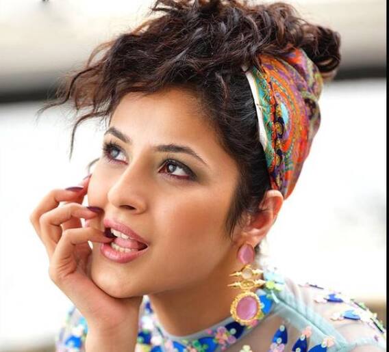 शहनाझ गिलचा रेट्रो लूक पाहिलात का?