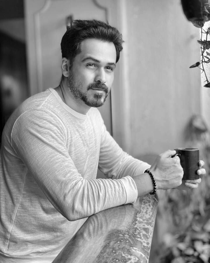 ‘राज 3’, ‘मर्डर’, ‘कलयुग’ यांसारख्या हिट चित्रपटांमध्ये आपला दमदार अभिनय दाखवून, आपण कोणत्याही प्रकारची व्यक्तिरेखा सहजतेने साकारू शकतो, हे इमरानने सिद्ध केले आहे. (photo:therealemraan/ig)