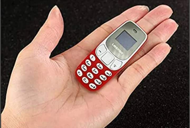 Galaxy Star Mini: এই ডুয়াল সিম ফোন সব 4G নেটওয়ার্ক সাপোর্ট করে। লাল রঙের এই ফিচার ফোনটিতে একটি   350mAH ব্যাটারি রয়েছে, যা 3-4 দিন স্থায়ী হয় বলে দাবি করে কোম্পানি। এটি 500টি কনট্যাক্টস ও 100টি বার্তা সংরক্ষণ করতে   পারে। Amazon-এ এর দাম 2299 টাকা।