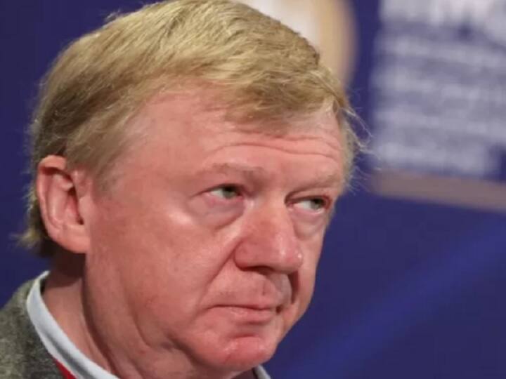 Putin Adviser Chubais Quits Over Ukraine War Leaves Russia says report Putin : पुतीन यांच्या सल्लागाराने रशिया सोडले, युक्रेन युद्धामुळे निर्णय घेतला