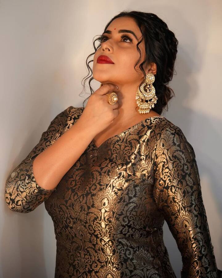 పూర్ణగా తెలుగు తెరకు పరిచయం అయింది షామ్నా కాసిం. ఈమె శాస్త్రీయ నృత్య కళాకారిణి. -Image credit: ShamnaKkasim/Instagram