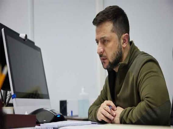 Russia Ukraine War: रूस ने यूक्रेन में किया फास्फोरस बम का इस्तेमाल, राष्ट्रपति जेलेंस्की का बड़ा आरोप Russia Ukraine War: रूस ने यूक्रेन में किया फास्फोरस बम का इस्तेमाल, राष्ट्रपति जेलेंस्की का बड़ा आरोप
