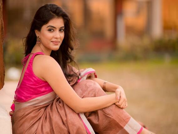 Amritha Aiyer pics: புடவையில் அமர்ந்து கொழுசுடன் மனதை அள்ளிய அம்ரிதா கிளிக்ஸ்..! Amritha Aiyer pics: புடவையில் அமர்ந்து கொழுசுடன் மனதை அள்ளிய அம்ரிதா கிளிக்ஸ்..!