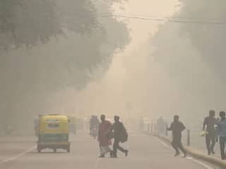 દિલ્લીમાં હવાનું પ્રદૂષણ ચિંતાજનક સ્તરે, AQI  490ને પાર, 50% કર્મચારીને વર્ક ફ્રોમ હોમ