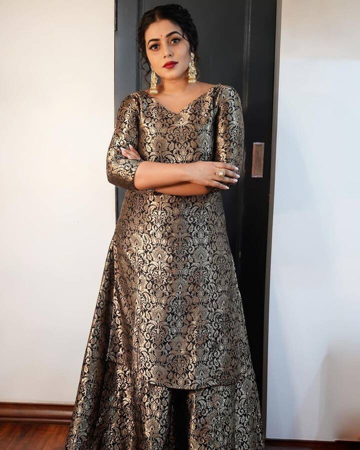 పూర్ణ లేటెస్ ఫోటోలు -Image credit: ShamnaKkasim/Instagram