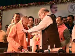 યોગી આદિત્યનાથ ધારાસભ્ય દળના નેતા ચૂંટાયા, રાજ્યપાલને મળી સરકાર બનાવવાનો કર્યો દાવો, જુઓ Photos