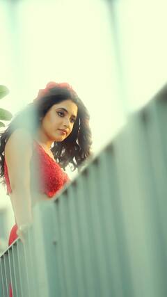 Actress Priyanga Mohan: அதிசயமே அசந்து போகும் நீ எந்தன் அதிசயம்.. பிரியங்கா மோகனின் லேட்டஸ்ட் கிளிக்ஸ்..!