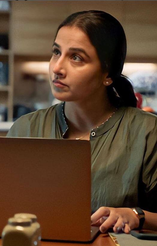 विद्या बालनला सुरुवातील दक्षिणात्या चित्रपटसृष्टीत अभिनेता मोहनलाल यांच्यासोबत एक मल्याळम चित्रपट मिळाला होता.