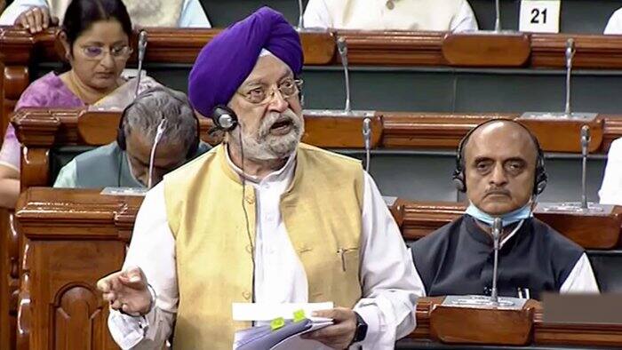 पेट्रोल-डीजल की बढ़ती कीमतों पर घिरी सरकार तो बचाव में उतरे हरदीप सिंह पुरी, बताया क्यों बढ़े दाम Petroleum Minister Hardeep Singh Puri defends govt over hike in fuel prices in country पेट्रोल-डीजल की बढ़ती कीमतों पर घिरी सरकार तो बचाव में उतरे हरदीप सिंह पुरी, बताया क्यों बढ़े दाम