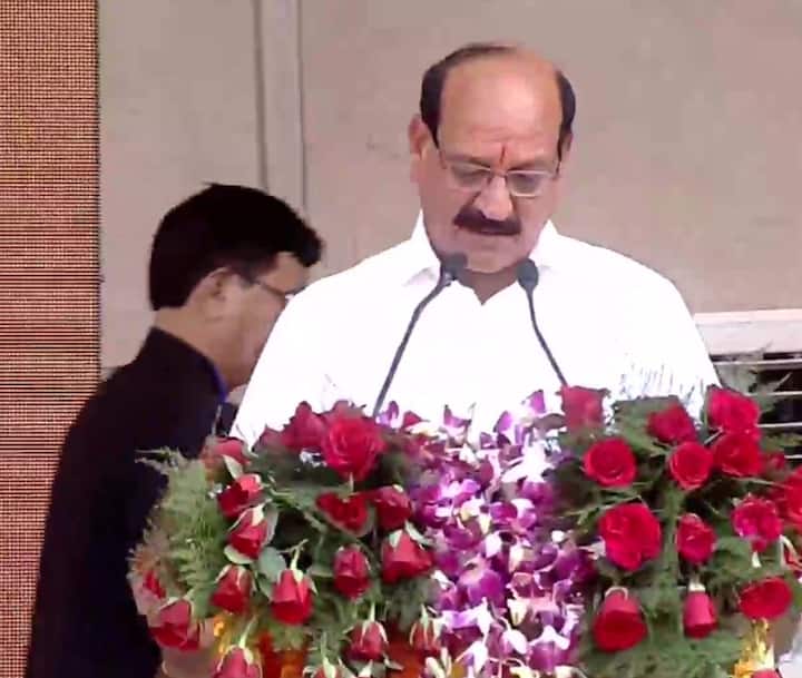 सुबोध उनियाल को पुष्कर सिंह धामी की कैबिनेट में जगह मिली है. वे धामी सरकार में दूसरी बार मंत्री बने हैं. पिछली बार वे कृषि मंत्री थे.