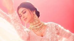 Mouni Roy: গোলাপি শাড়িতে তাক লাগাচ্ছেন মৌনী, মুগ্ধ নেটাগরিকরা