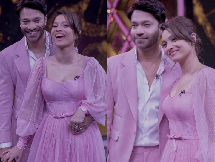 हंसते मुस्कुराते अंकिता लोखंडे और विक्की जैन ने हासिल किया मेड फॉर ईच अदर का टैग, ट्विनिंग कर सेट किए कपल गोल्स Ankita lokhande and vicky jain set couple goals हंसते मुस्कुराते अंकिता लोखंडे और विक्की जैन ने हासिल किया मेड फॉर ईच अदर का टैग, ट्विनिंग कर सेट किए कपल गोल्स