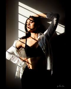 Simran Choudhary Photos: అందాల 'సెహరి', కనిపించీ కనిపించకుండా!