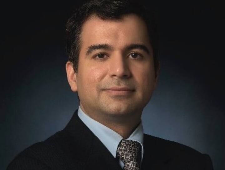 हीरानंदानी ग्रुप से दर्शन हीरानंदानी को भी योगी के शपथ समारोह में आने का निमंत्रण दिया गया है.