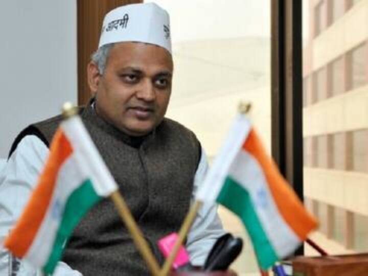 AAP leader Somnath Bharti accuses BJP and Sangh regarding tricolor, uproar in Delhi Assembly ann AAP नेता सोमनाथ भारती ने बीजेपी और संघ पर तिरंगे को लेकर लगाया आरोप, दिल्ली विधानसभा में हुआ हंगामा