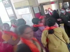 Nashik News: भगवा शॉल ओढ़कर 'द कश्मीर फाइल्स' देखने गई महिलाओं को लेकर हुआ था विवाद, अब BJP ने उठाया ये सवाल