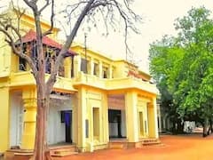 Visva Bharati: দাবি মেনে নিল বিশ্বভারতী কর্তৃপক্ষ, অকাল হোলি পড়ুয়াদের