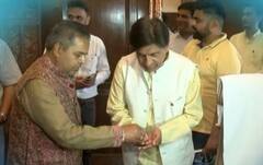 ਮੰਤਰੀ Brahm Shankar Jimpa ਦਾ ਕੁਰਸੀ 'ਤੇ ਬੈਠਣ ਤੋਂ ਪਹਿਲਾਂ ਪੂਜਾ ਪਾਠ