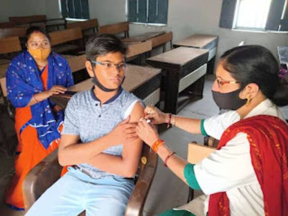 MP News: सीहोर जिले में कल पहले दिन 12 से 14 साल के बच्चों को लगाई गई कोरोना वैक्सीन, आंकड़े देखकर स्वास्थ्य विभाग परेशान MP News: सीहोर जिले में कल पहले दिन 12 से 14 साल के बच्चों को लगाई गई कोरोना वैक्सीन, आंकड़े देखकर स्वास्थ्य विभाग परेशान