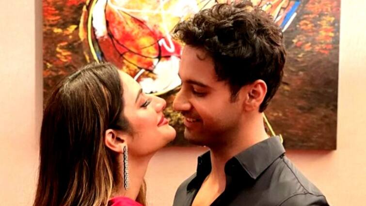 Yash Nusrat: Yash Dsshgupta and Nusrat Jahan went to a Dargah, shares reel video on instagram Yash Nusrat: দরগায় যশ-নুসরত, পথশিশুদের হাতে তুলে দিলেন আইসক্রিম