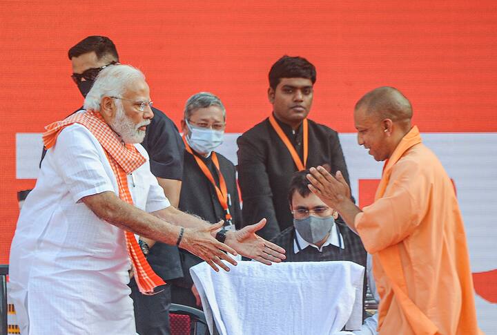 প্রধানমন্ত্রী নরেন্দ্র মোদির উপস্থিতি আজ যোগী আদিত্যনাথের শপথগ্রহণে অতিরিক্ত মাত্রা যোগ করে।